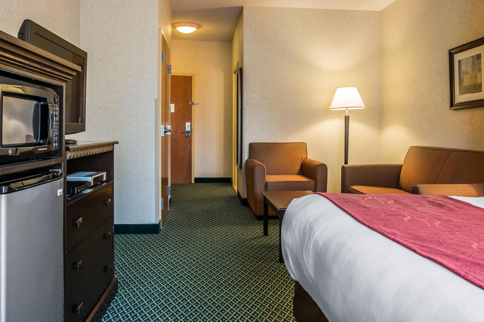 Comfort Suites Canton - Detroit Bagian luar foto