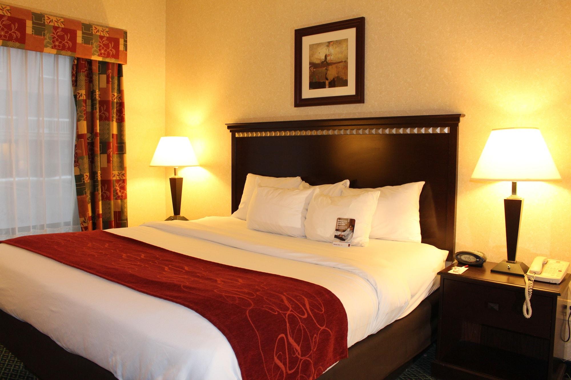 Comfort Suites Canton - Detroit Bagian luar foto
