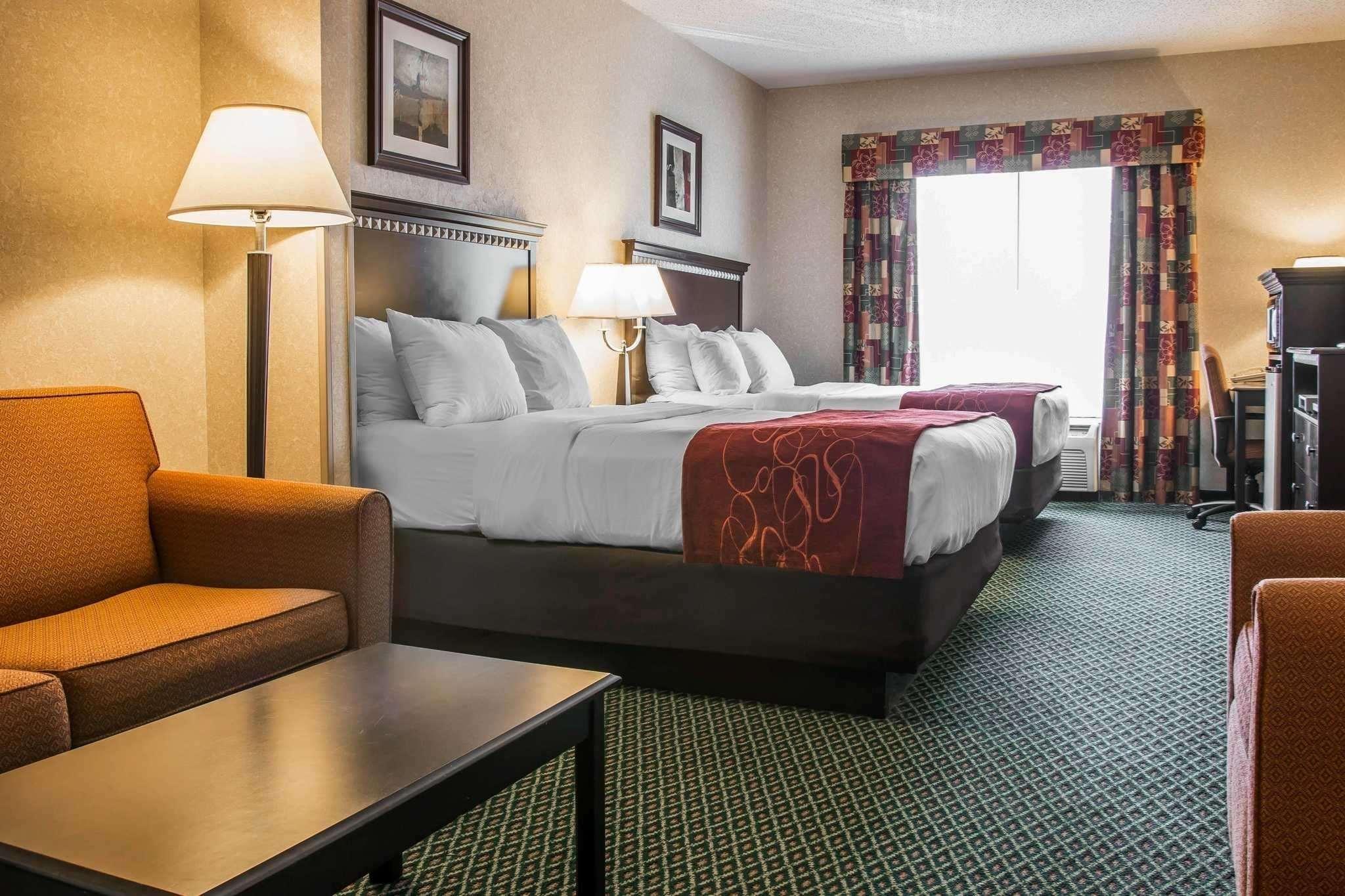 Comfort Suites Canton - Detroit Bagian luar foto