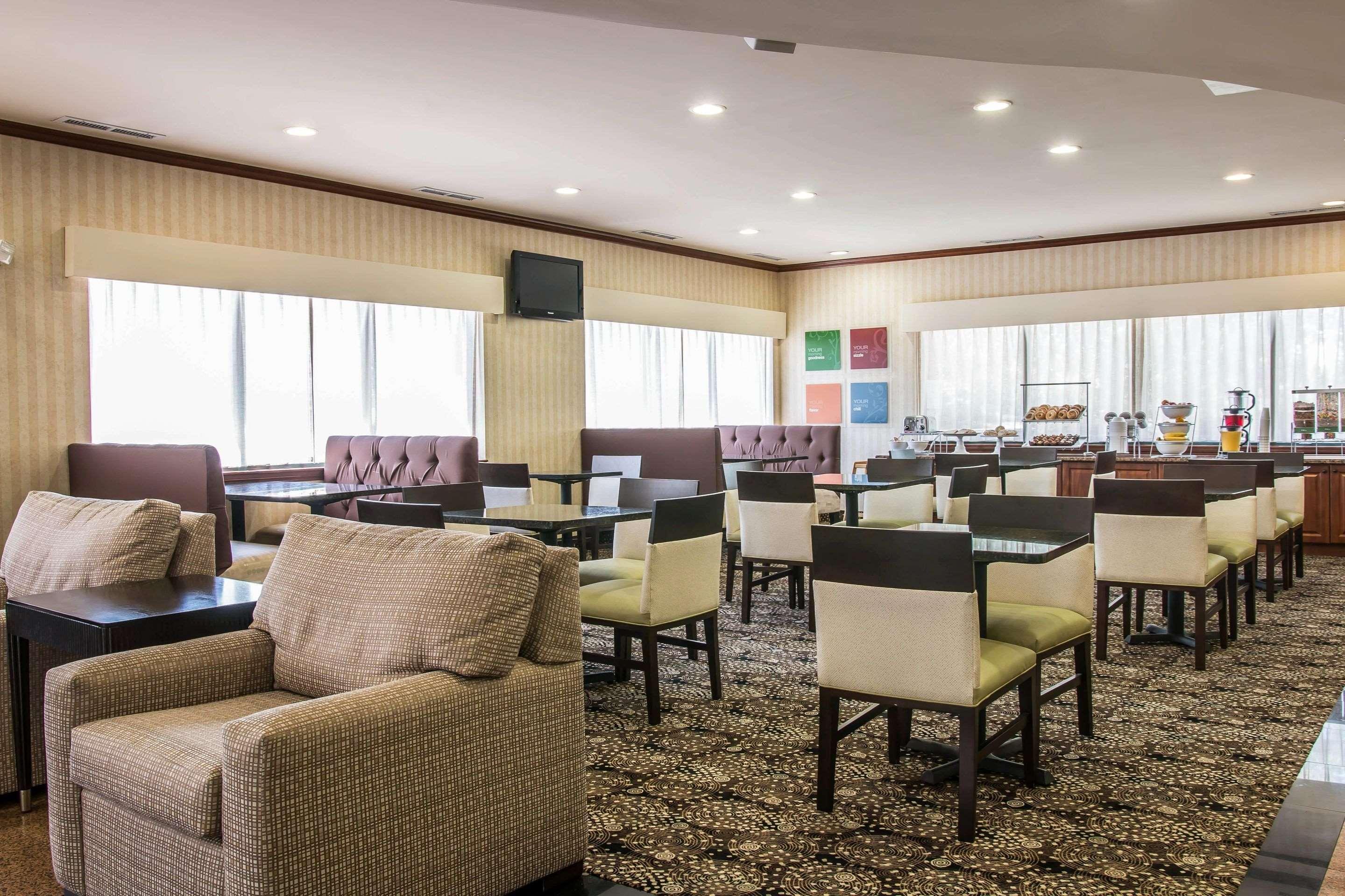 Comfort Suites Canton - Detroit Bagian luar foto