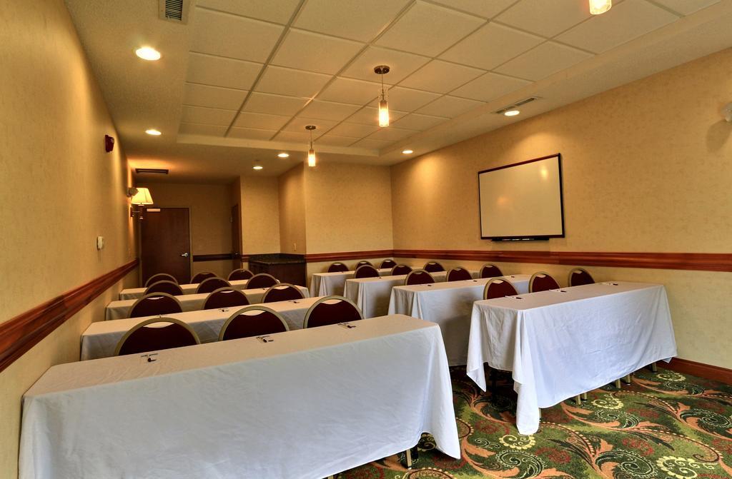 Comfort Suites Canton - Detroit Bagian luar foto