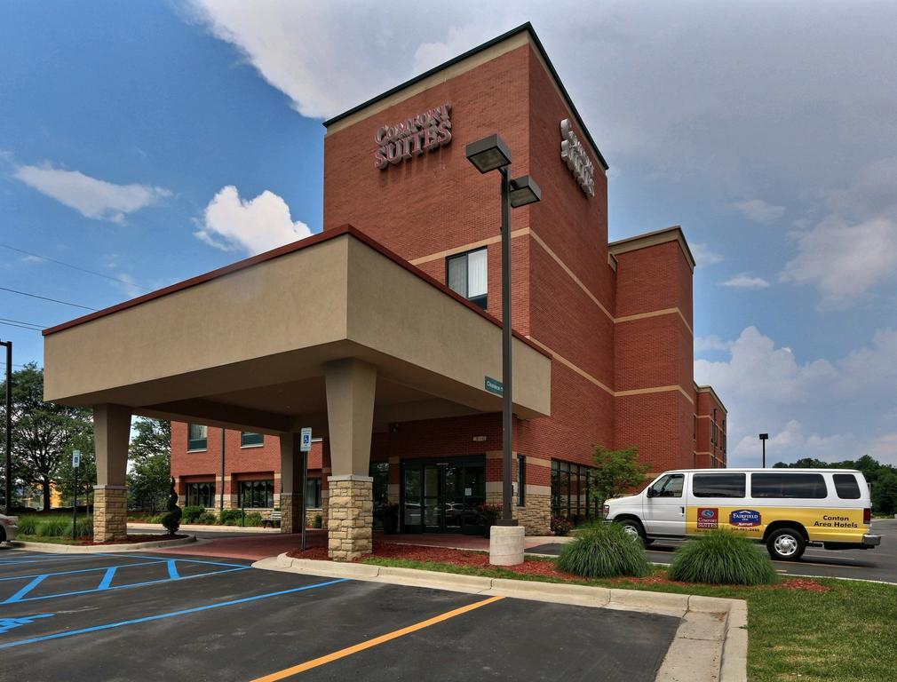 Comfort Suites Canton - Detroit Bagian luar foto