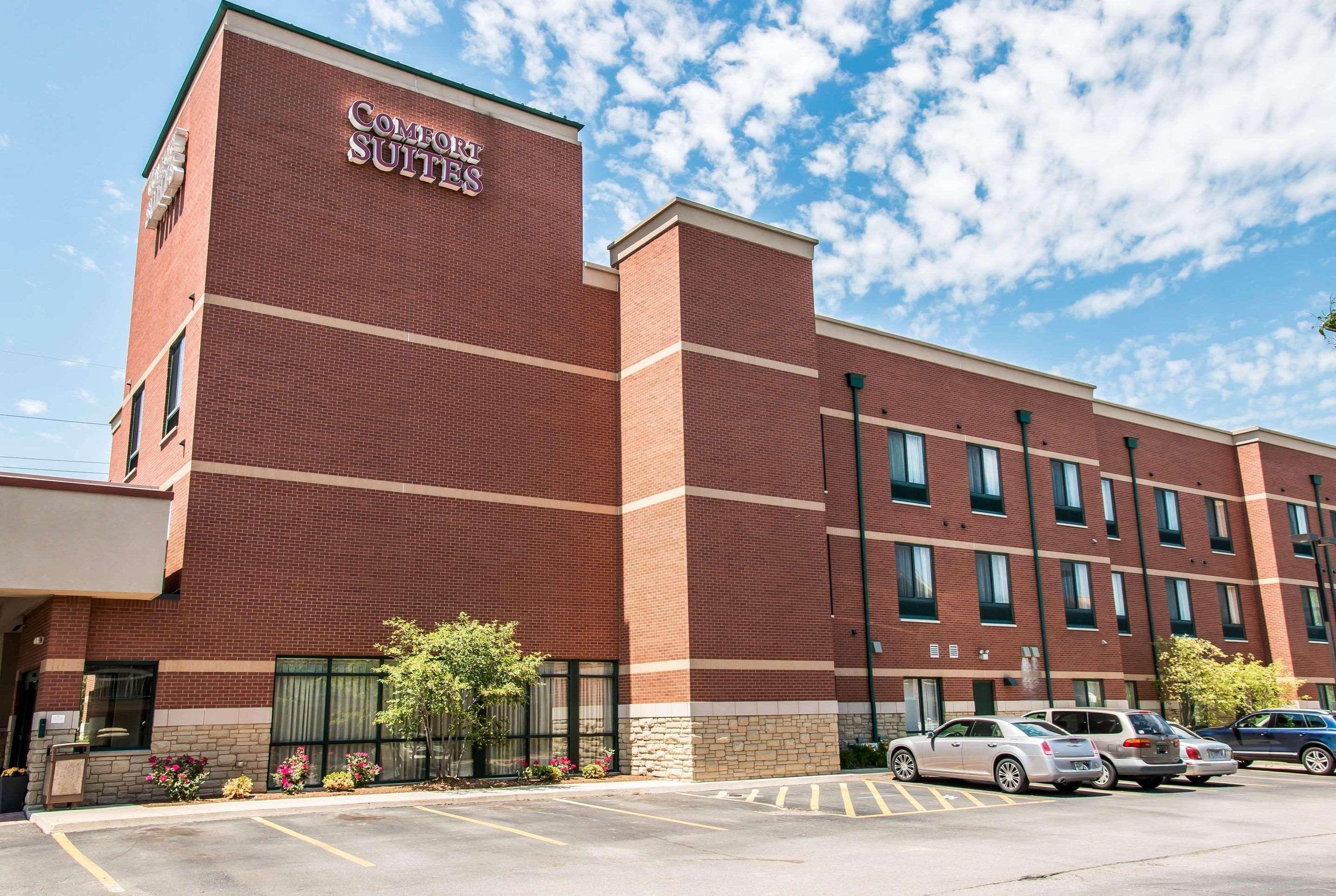 Comfort Suites Canton - Detroit Bagian luar foto