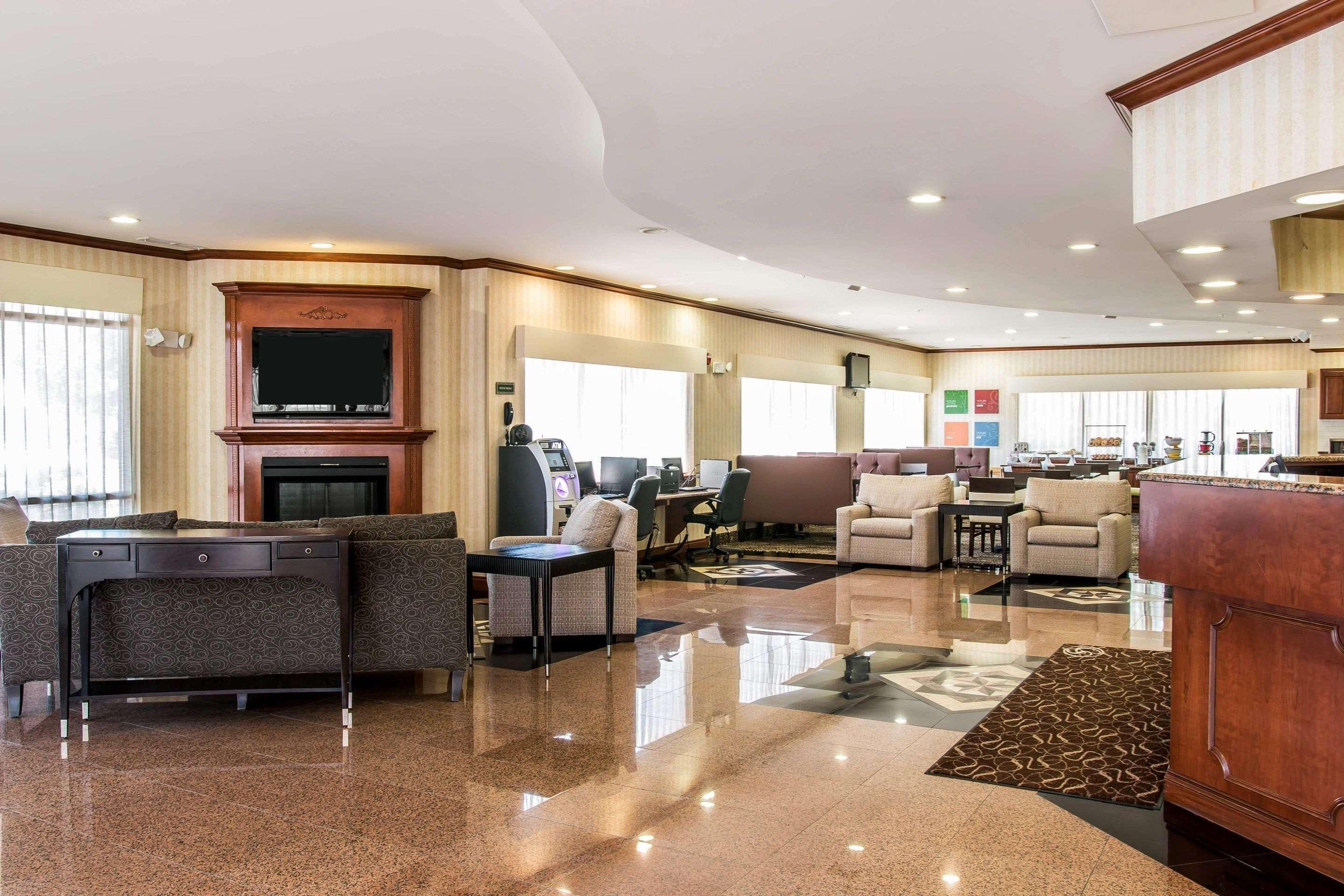 Comfort Suites Canton - Detroit Bagian luar foto