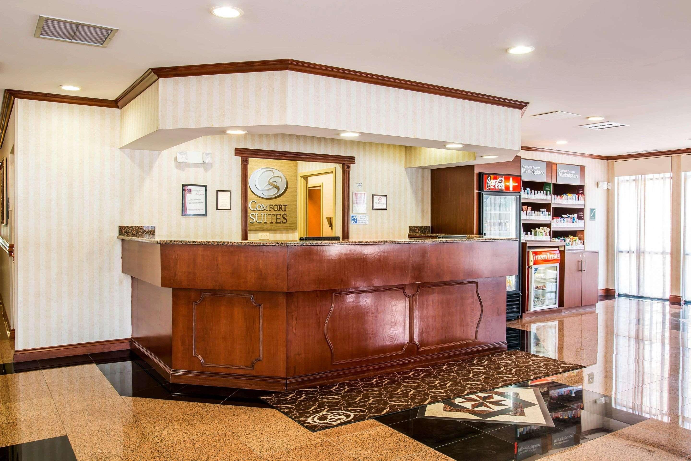 Comfort Suites Canton - Detroit Bagian luar foto