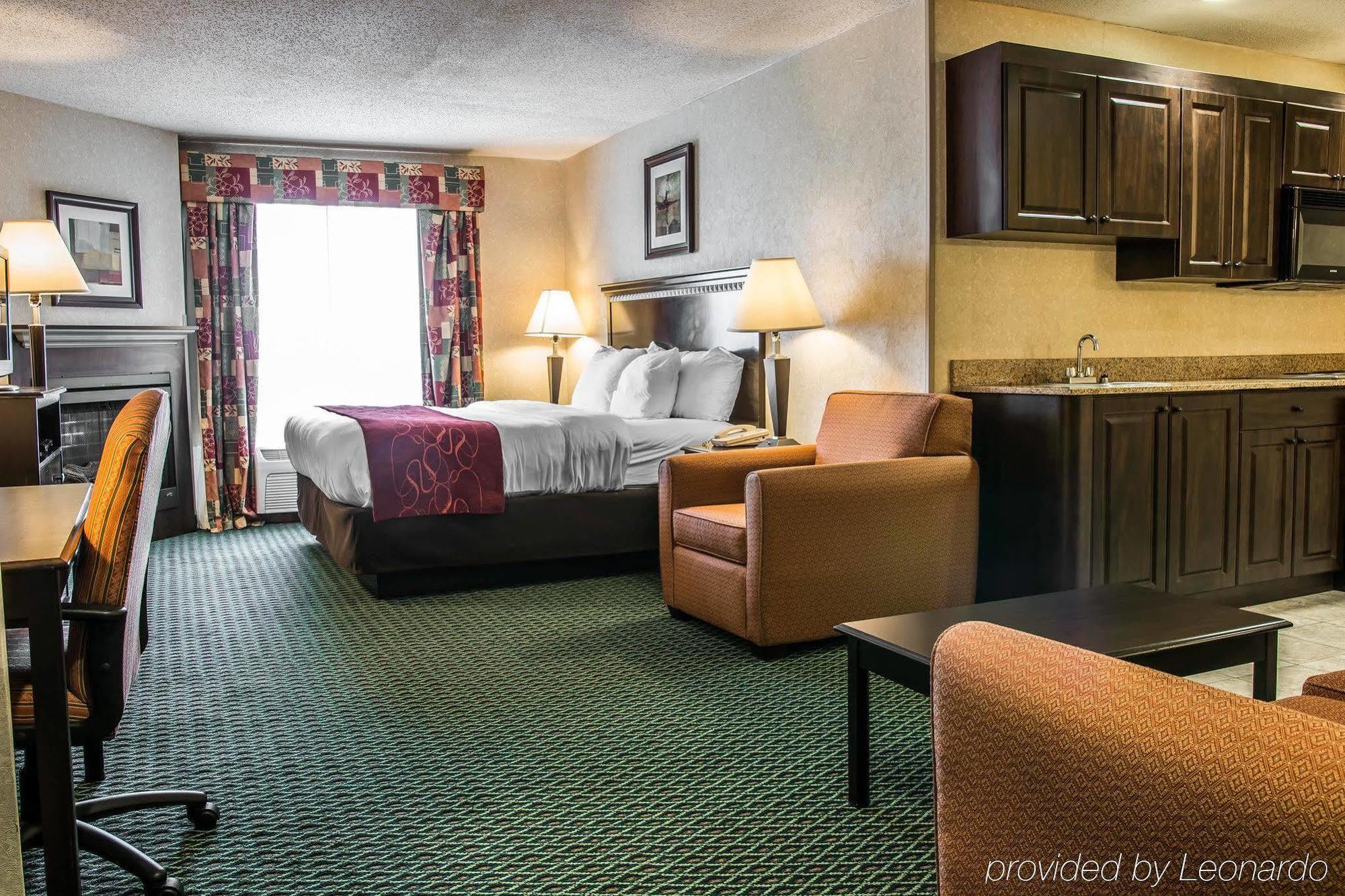 Comfort Suites Canton - Detroit Bagian luar foto