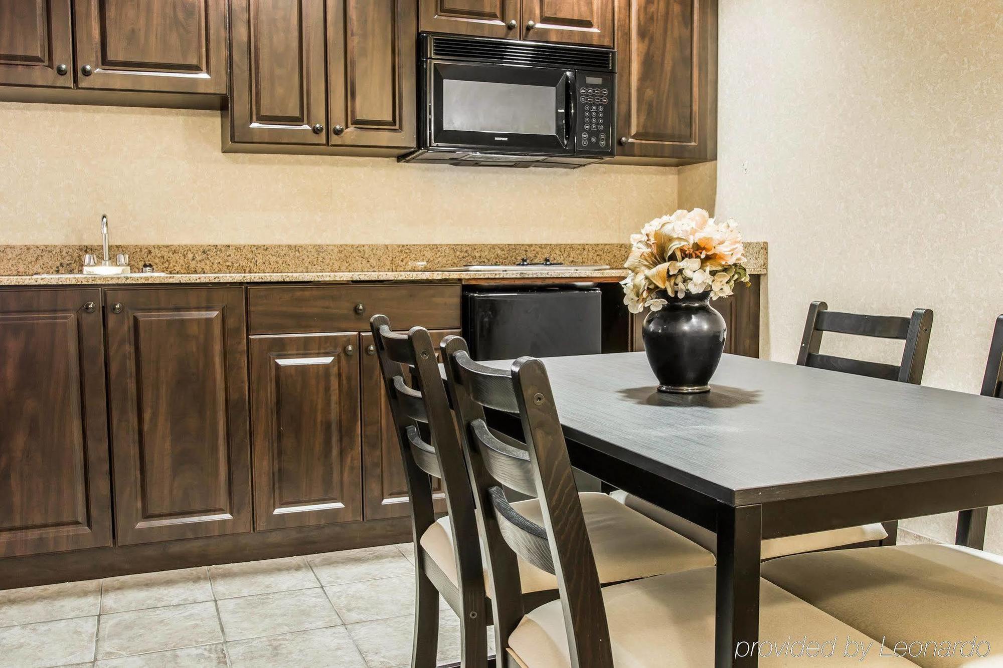 Comfort Suites Canton - Detroit Bagian luar foto