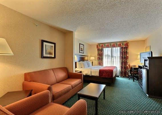 Comfort Suites Canton - Detroit Bagian luar foto